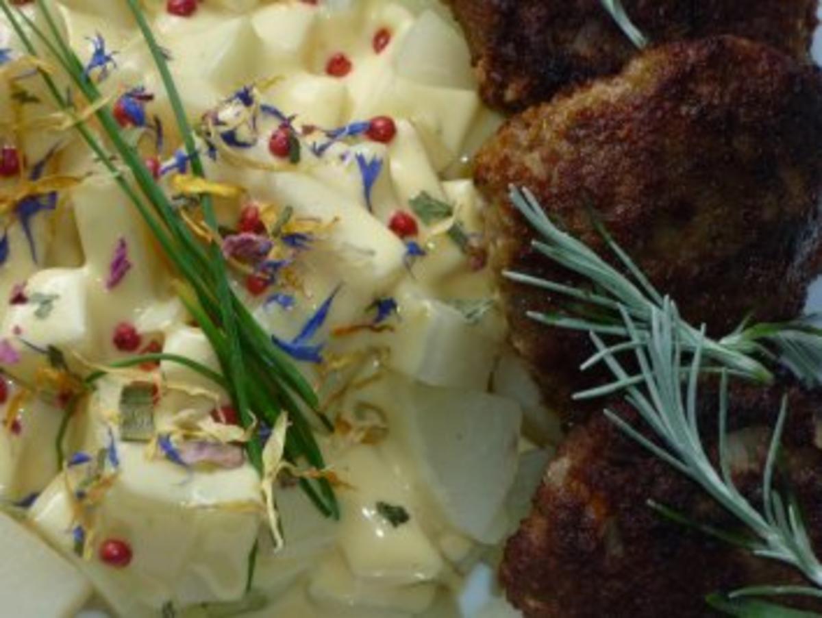 Currykraut-Frikadellen zu Kohlrabi an Hollandaise mit Salzkartoffeln - Rezept - Bild Nr. 2