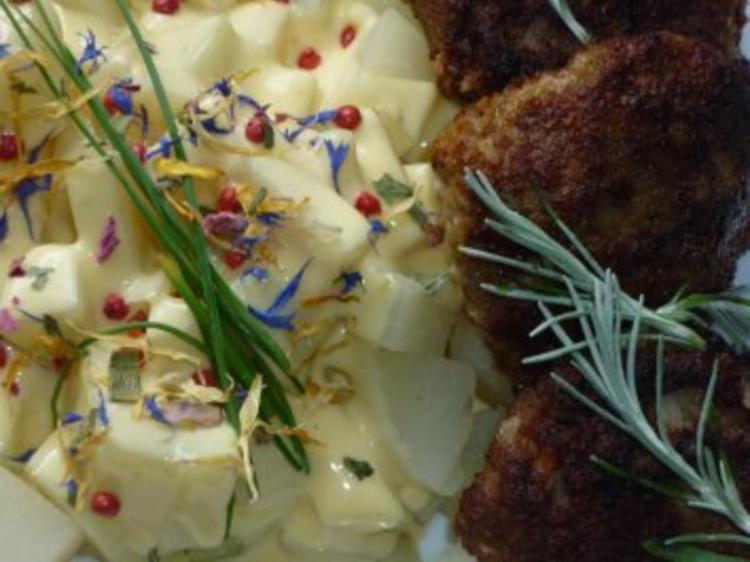 Currykraut-Frikadellen zu Kohlrabi an Hollandaise mit Salzkartoffeln ...