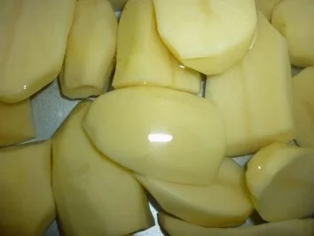 Rezept: Currykraut-Frikadellen zu Kohlrabi an Hollandaise mit Salzkartoffeln Bild Nr. 4 Currykraut-Frikadellen zu Kohlrabi an Hollandaise mit Salzkartoffeln - Rezept - Bild Nr. 4