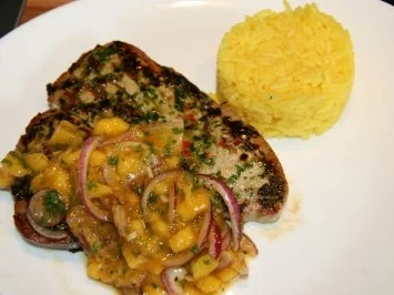 Fisch: Thunfischfilet mit Korianderhaube und Mango Salsa - Rezept