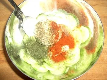 Rezept: Gurkensalat nach Daddy Art Bild Nr. 4 Gurkensalat nach Daddy Art - Rezept - Bild Nr. 4