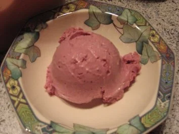 Rezept: Eis- Heidelbeere heute mit Sahne Bild Nr. 2 Eis- Heidelbeere heute mit Sahne - Rezept - Bild Nr. 2