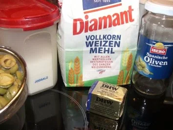 Rezept: Brot: WEIZENVOLLKORN mit Oliven Bild Nr. 2 Brot: WEIZENVOLLKORN mit Oliven - Rezept - Bild Nr. 2