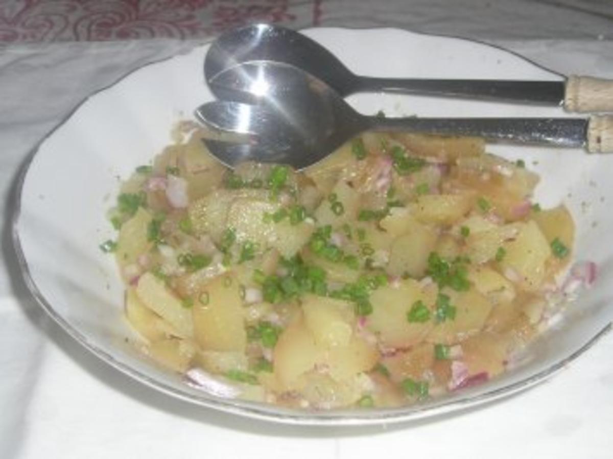 Erdäpfelsalat (Kartoffelsalat) - Rezept