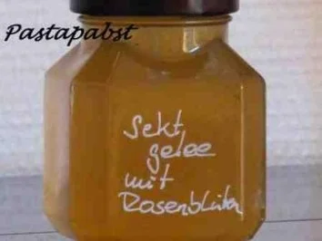 Rezept: Sektgelee mit Rosen Sektgelee mit Rosen - Rezept