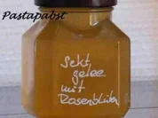 Sektgelee mit Rosen - Rezept