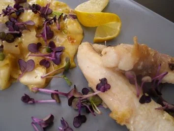 Warmer Chicoree mit Seeteufelfilets und Rettichsprossen - Rezept - Bild Nr. 4