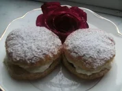 Pflaumenmuß-Sahne-Törtchen - Rezept