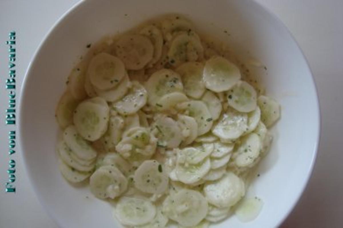 Salate: Brigittes Gurkensalat - Rezept