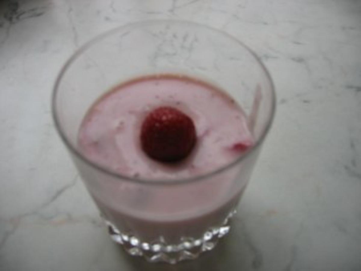 Erdbeer-Dickmilchdessert - Rezept