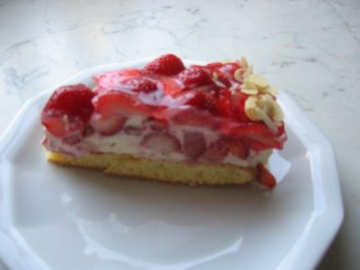 Erdbeer-Sahne-Torte - Rezept - Bild Nr. 2