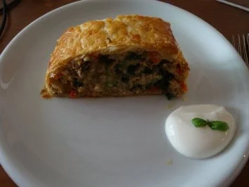 Blätterteigrolle gefüllt - Rezept