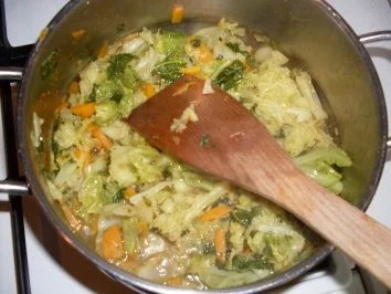 Rezept: Hähnchenkeulen auf Curry-Wirsing.... Bild Nr. 4 Hähnchenkeulen auf Curry-Wirsing.... - Rezept - Bild Nr. 4