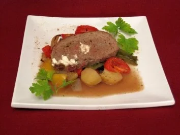 Rezept: Provenzialischer Hackbraten mit Ofenratatouille Provenzialischer Hackbraten mit Ofenratatouille - Rezept