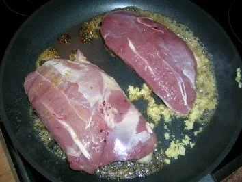 Rezept: Entenbrust mit Honig, Ingwer und Feigen an geschmortem Chicorée Bild Nr. 3 Entenbrust mit Honig, Ingwer und Feigen an geschmortem Chicorée - Rezept - Bild Nr. 3