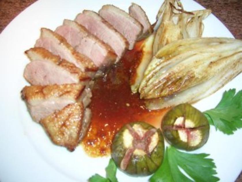 Entenbrust mit Honig, Ingwer und Feigen an geschmortem Chicorée ...