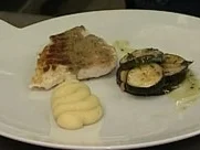 Loup de Mer in Olivenöl konfiert an warmer Antipasti und Trüffelpüree - Rezept