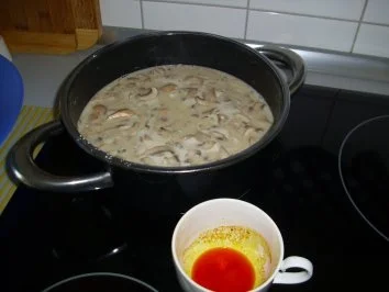 Rezept: Käsesoße mit Champignons Bild Nr. 3 Käsesoße mit Champignons - Rezept - Bild Nr. 3