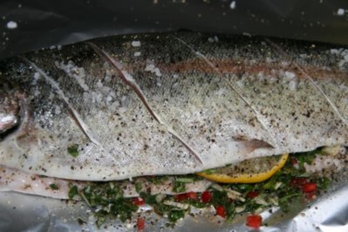 Fisch: Kräuterforelle im Päckchen - Rezept - Bild Nr. 7