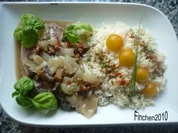 Putenkeule mit Waldpilzen in Calvados-Zwiebelrahm an Reis - Rezept