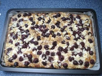 Rezept: Kirsch-Butterkuchen Kirsch-Butterkuchen - Rezept