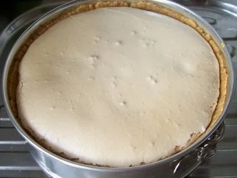 Rezept: Backen: Kirschtorte mit Baiserhaube Bild Nr. 7 Backen: Kirschtorte mit Baiserhaube - Rezept - Bild Nr. 7