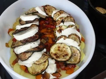 Auflauf:  mit Kartoffeln, Zucchini, Paprika und Mozzarella - Rezept - Bild Nr. 2