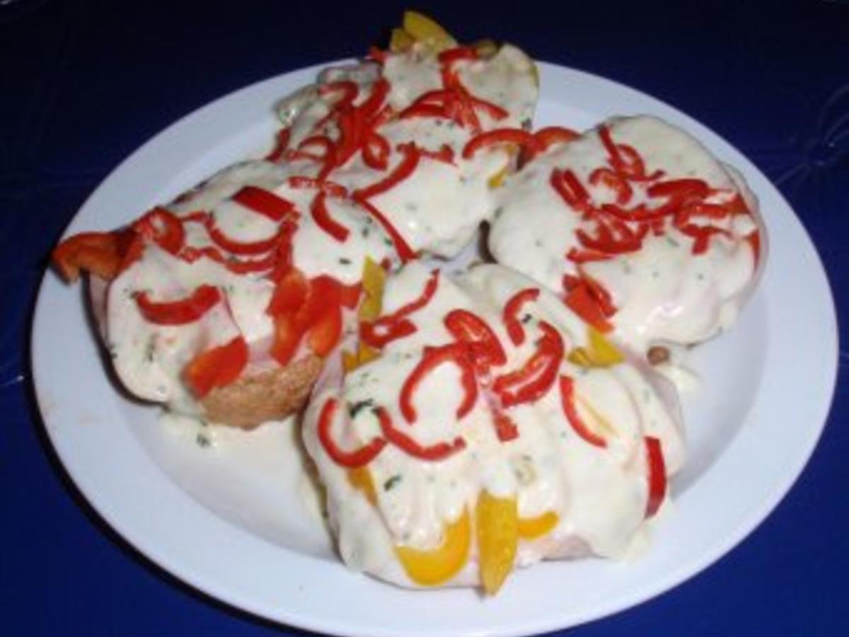 Bunte Mozzarella-Paprika-Brötchen überbacken - Rezept - kochbar.de