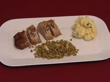 Rezept: Schweinefilet aus dem Ofen mit Erbsen (Brigitte Nielsen) Schweinefilet aus dem Ofen mit Erbsen (Brigitte Nielsen) - Rezept