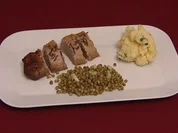 Schweinefilet aus dem Ofen mit Erbsen  (Brigitte Nielsen) - Rezept