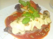 Schweinefleisch mit Tomaten und Mozzarella Überbacken - Rezept