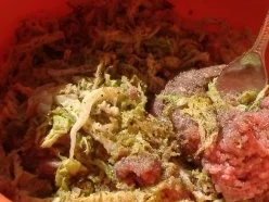 Rezept: Wirsingrouladen mit Rosebuttersauce und Buttermilch-Kartoffel-Püree Bild Nr. 3 Wirsingrouladen mit Rosebuttersauce und Buttermilch-Kartoffel-Püree - Rezept - Bild Nr. 3