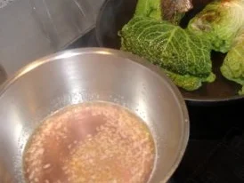 Rezept: Wirsingrouladen mit Rosebuttersauce und Buttermilch-Kartoffel-Püree Bild Nr. 6 Wirsingrouladen mit Rosebuttersauce und Buttermilch-Kartoffel-Püree - Rezept - Bild Nr. 6