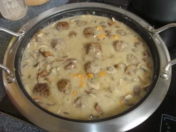 Hackbällchen mit Pilz-Rahmsoße - Rezept - Bild Nr. 2