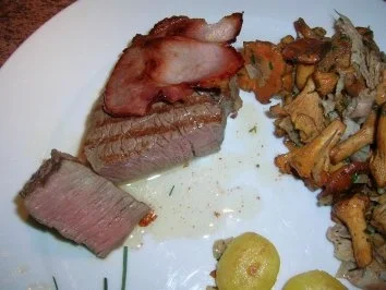 Rezept: Filetsteak mit Pfifferlingen und Drillingen Bild Nr. 3 Filetsteak mit Pfifferlingen und Drillingen - Rezept - Bild Nr. 3