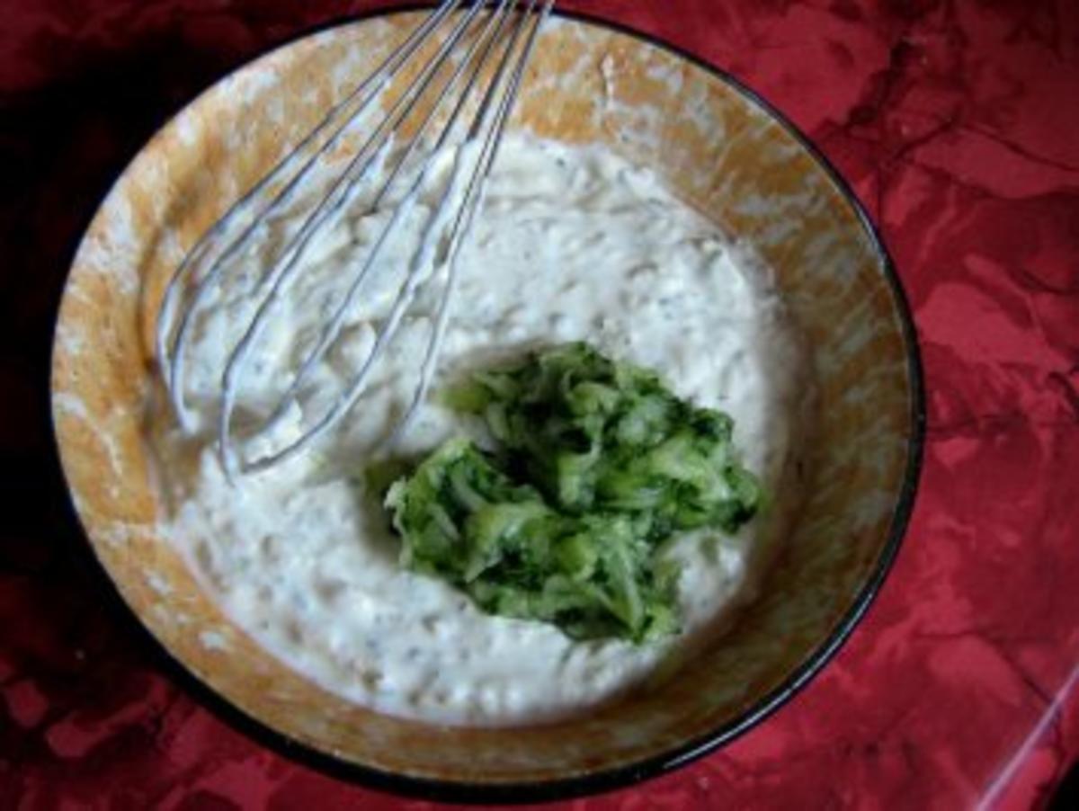 Joghurtdipp mit Knoblauch und Gurke - Rezept - Bild Nr. 4