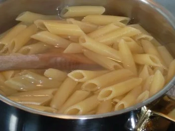 Rezept: Pasta: Mangold - Nudelpfanne Bild Nr. 3 Pasta: Mangold - Nudelpfanne - Rezept - Bild Nr. 3