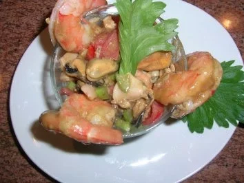 Meeresfrüchtesalat im Glas mit King Prawns - Rezept - Bild Nr. 2