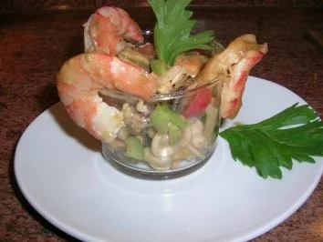 Meeresfrüchtesalat im Glas mit King Prawns - Rezept - Bild Nr. 3