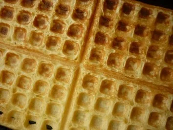 Rezept: Orangenlikör-Waffeln mit Sahne Bild Nr. 3 Orangenlikör-Waffeln mit Sahne - Rezept - Bild Nr. 3
