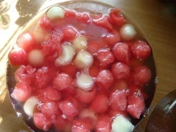 Rezept: Melonen-Bowle Melonen-Bowle - Rezept
