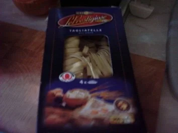 Rezept: Schnitzel mit geschmorten Rosenkohl auf Zwiebel-Milch-Creme mit Bandnudeln Bild Nr. 4 Schnitzel mit geschmorten Rosenkohl auf Zwiebel-Milch-Creme mit Bandnudeln - Rezept - Bild Nr. 4