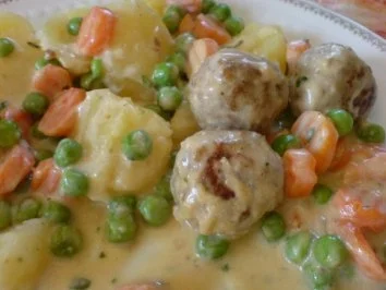 Hachfleischbällchen in Erbsen-Möhren-Soße - Rezept - Bild Nr. 13