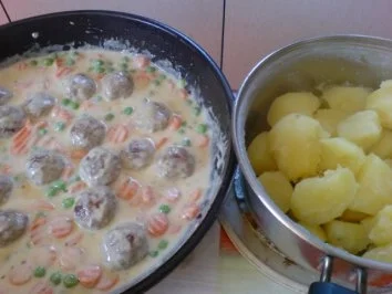 Hachfleischbällchen in Erbsen-Möhren-Soße - Rezept - Bild Nr. 10