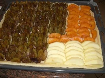 Rezept: Hefe: DREIERLEI - HEFEKUCHEN Bild Nr. 2 Hefe: DREIERLEI - HEFEKUCHEN - Rezept - Bild Nr. 2