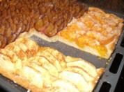 Hefe:   DREIERLEI - HEFEKUCHEN - Rezept