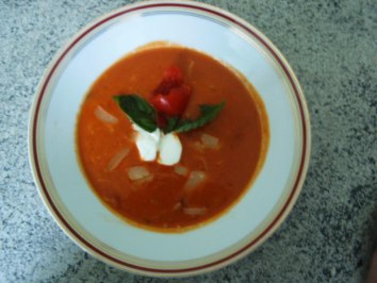 Bilder für Tomatensuppe aus frische Gartentomaten - Rezept