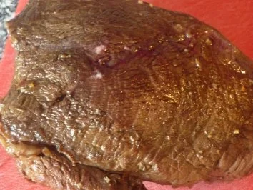 Rinderbraten in Cognac mariniert mit Steinpilz-Zwiebelsauce und Salzkartoffeln - Rezept - Bild Nr. 4