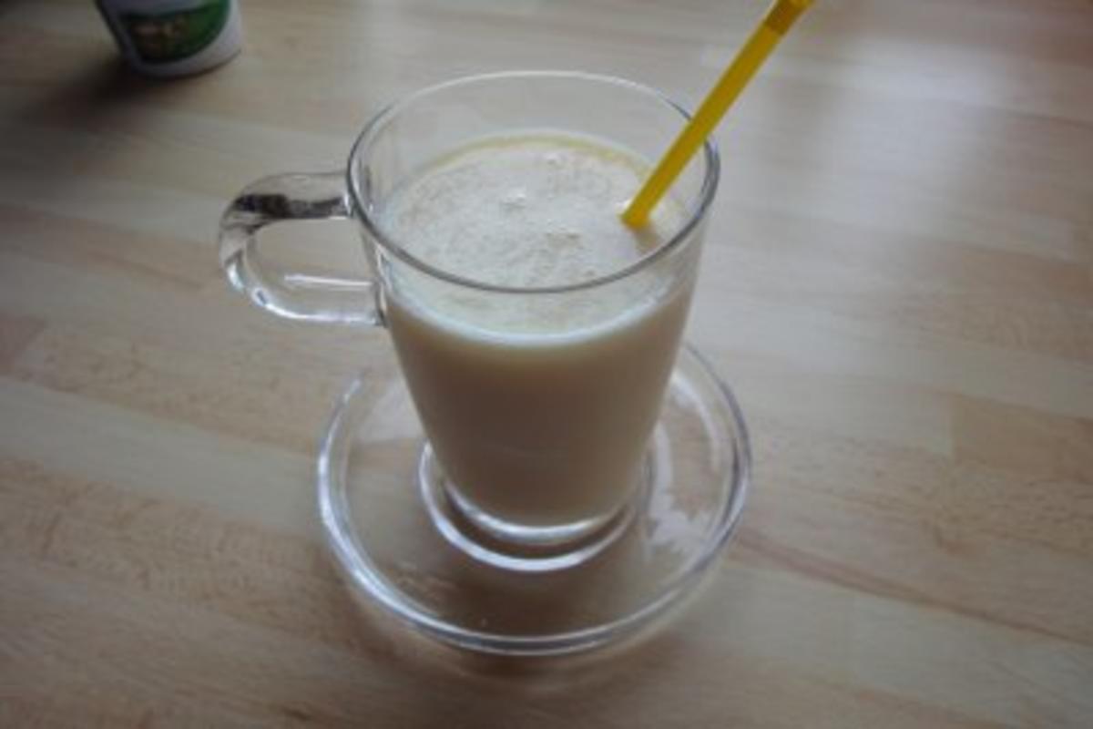 Bilder für Nektarinen-Buttermilch-Shake - Rezept