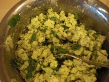 Rezept: Ravioli mit Ziegenkäse-Rucola-Füllung in Cognac-Sahne-Sauce Bild Nr. 4 Ravioli mit Ziegenkäse-Rucola-Füllung in Cognac-Sahne-Sauce - Rezept - Bild Nr. 4